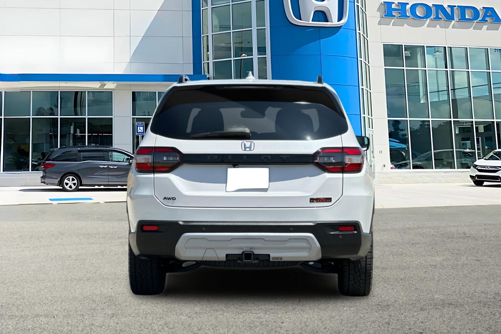 2025 Honda Pilot TrailSport photo 4