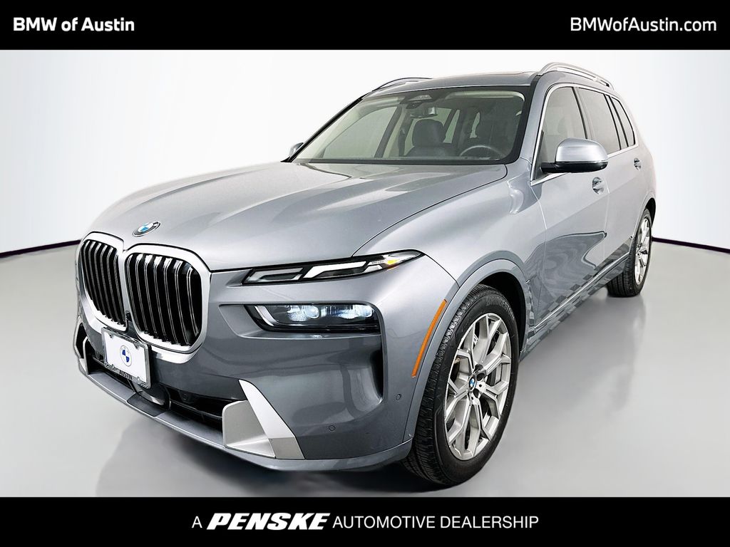 2023 BMW X7 40i's photo