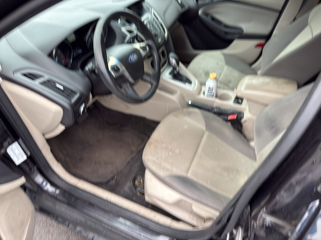 2012 Ford Focus SE's photo