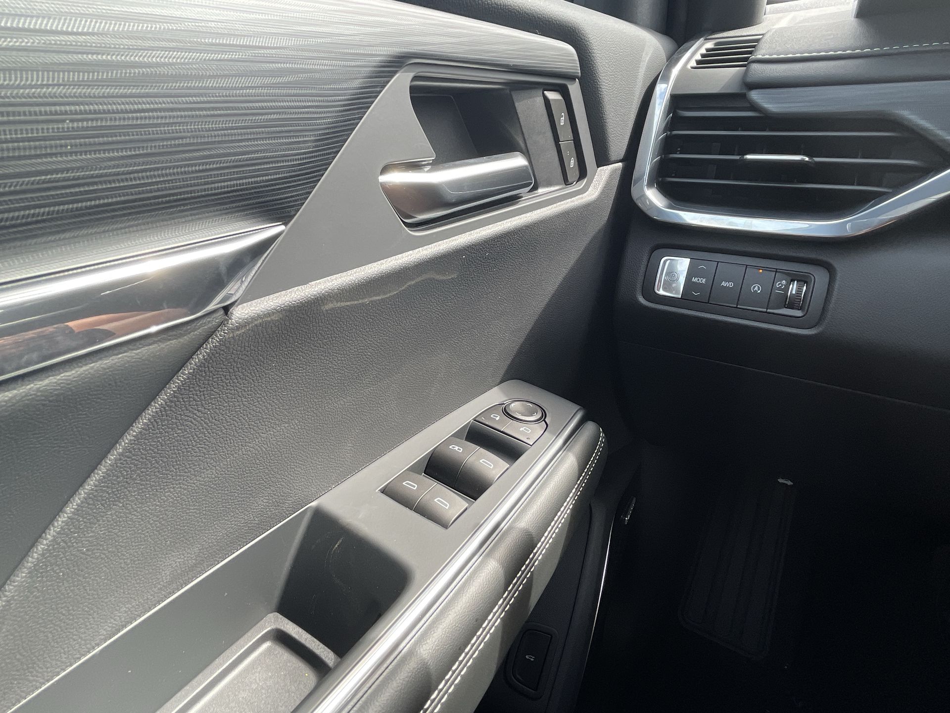 2026 Gmc Acadia Elevation photo 40