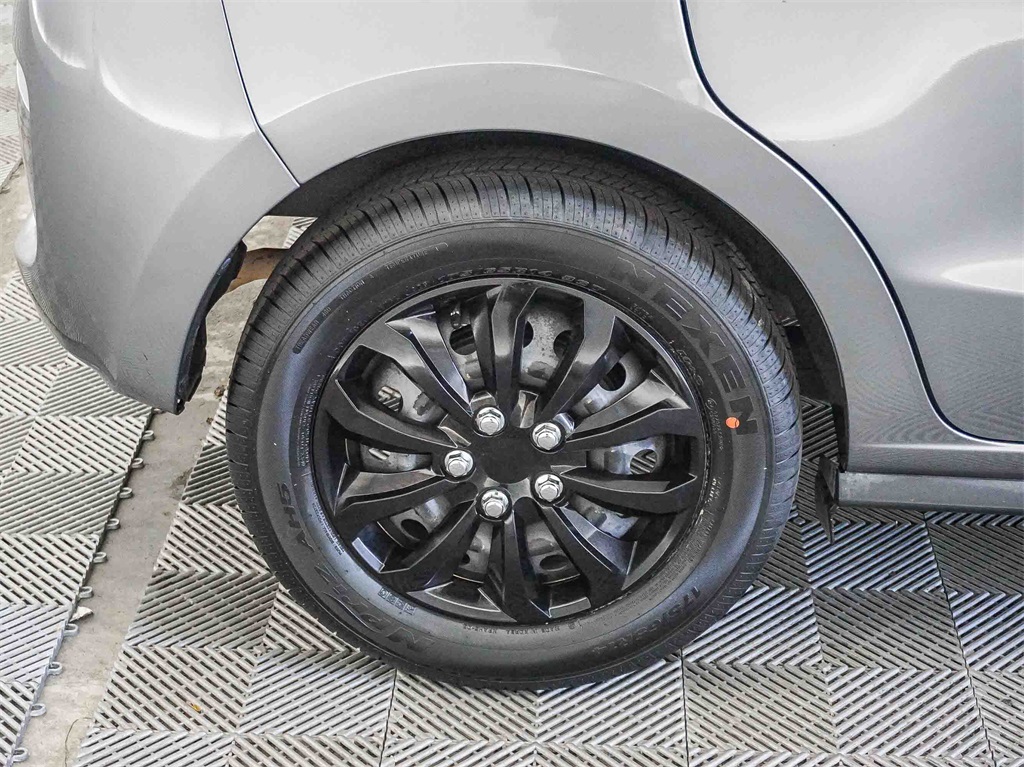 2017 Mitsubishi Mirage ES photo 10