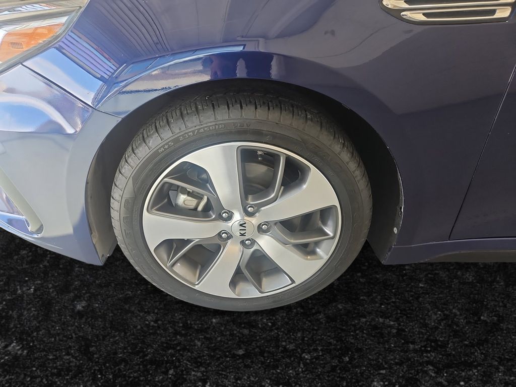 2019 Kia Optima S photo 25