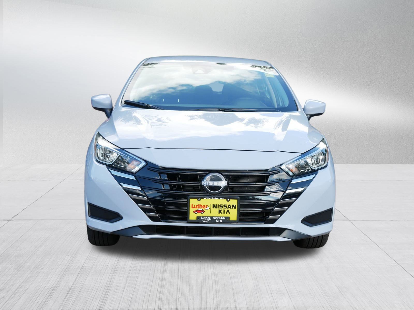2024 Nissan Versa SV photo 2