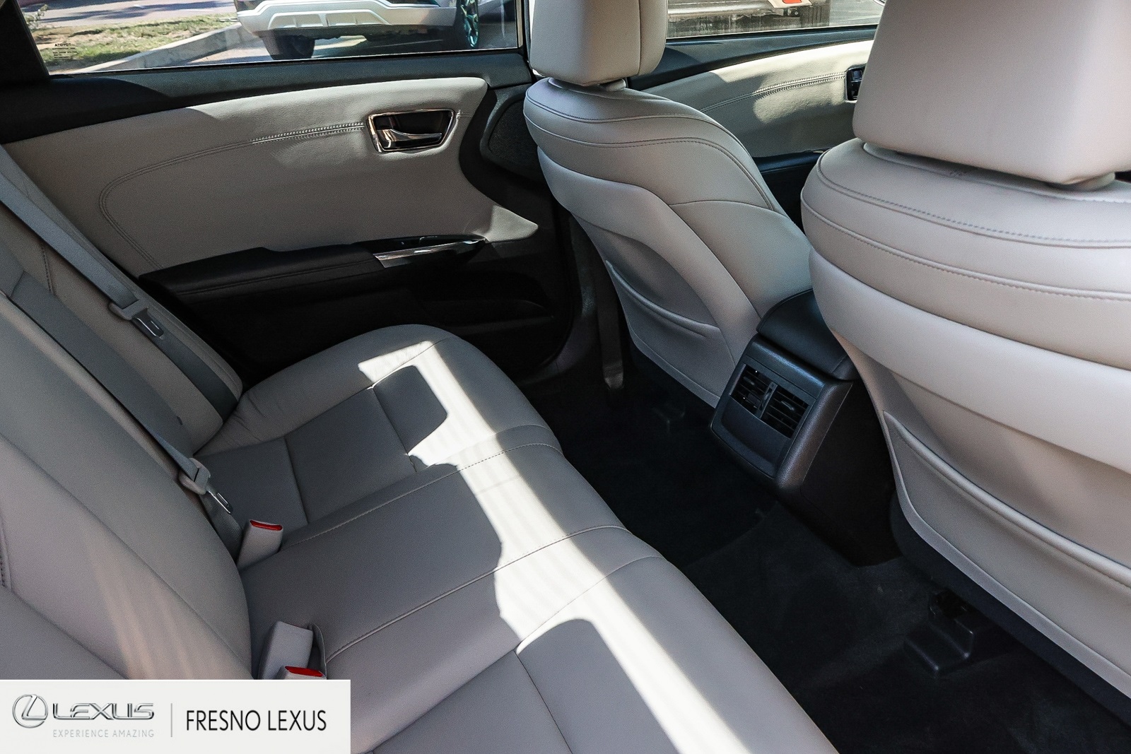 2017 Toyota Avalon XLE Plus photo 12
