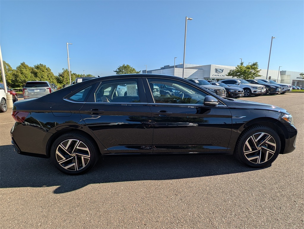 2023 Volkswagen Jetta 1.5T SEL photo 5