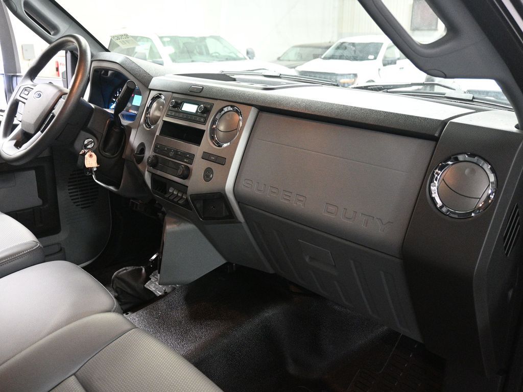 2025 Ford F-650 Base photo 15