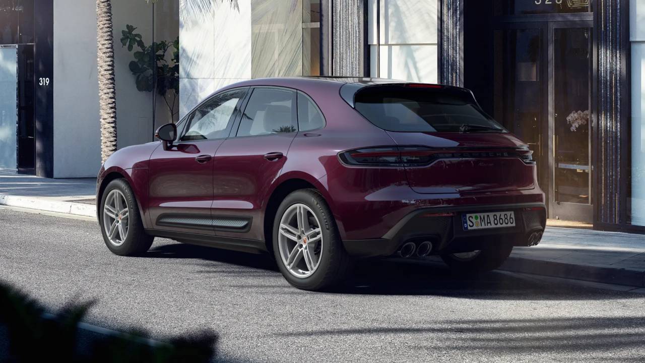 2025 Porsche Macan T photo 3