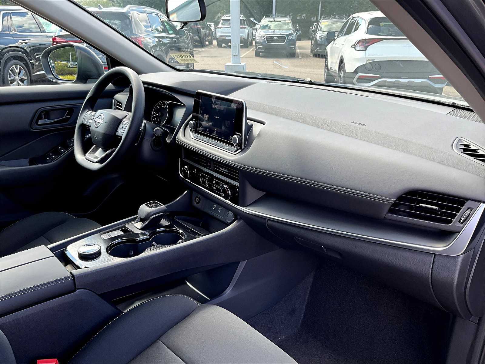 2026 Nissan Rogue S photo 9