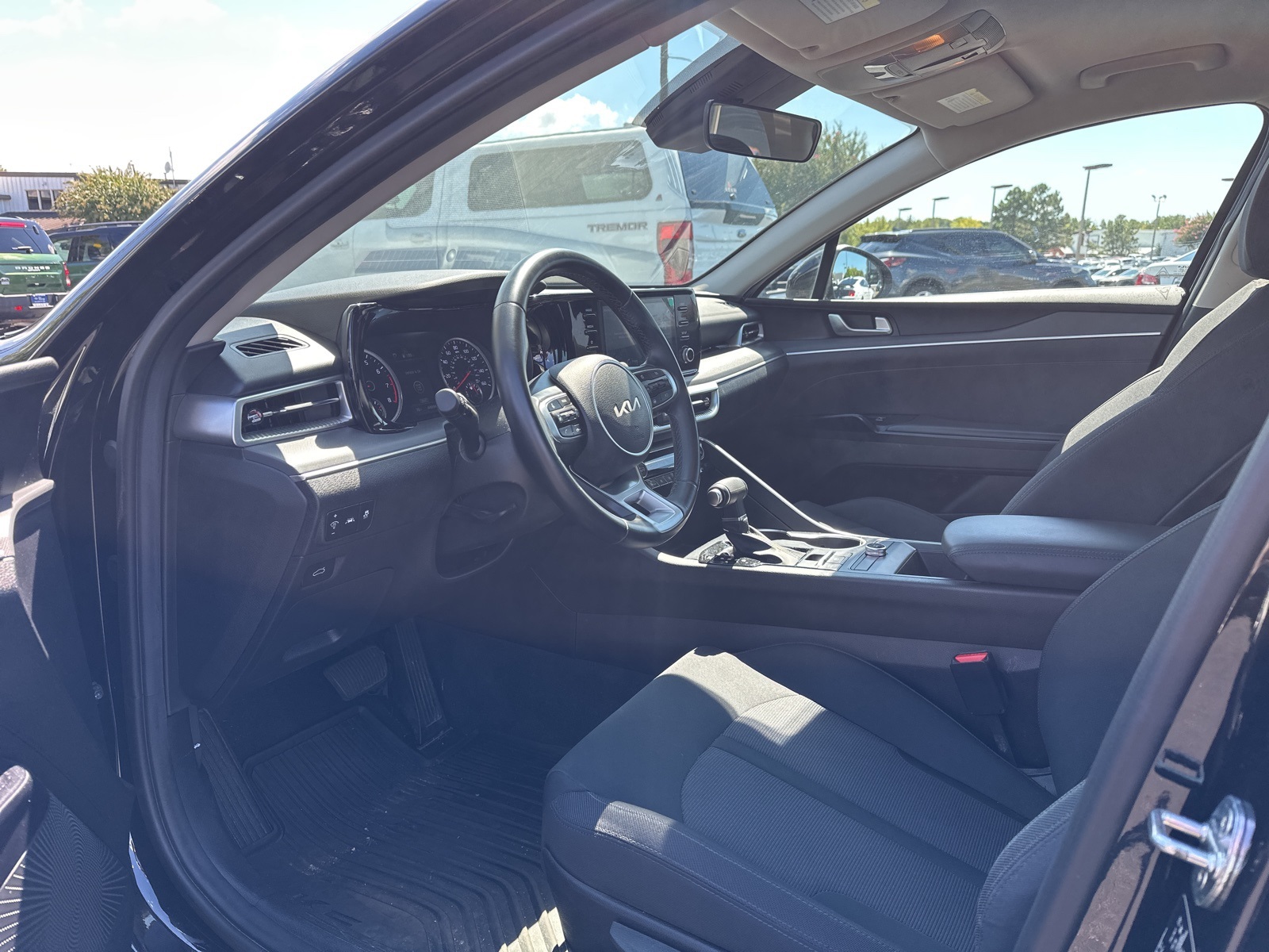 2022 Kia K5 LXS photo 4