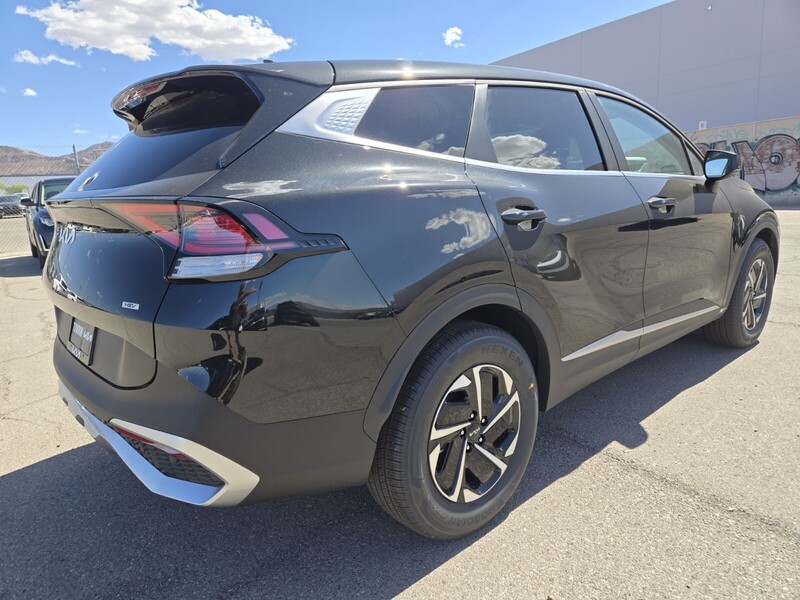 2025 Kia Sportage Hybrid LX photo 3