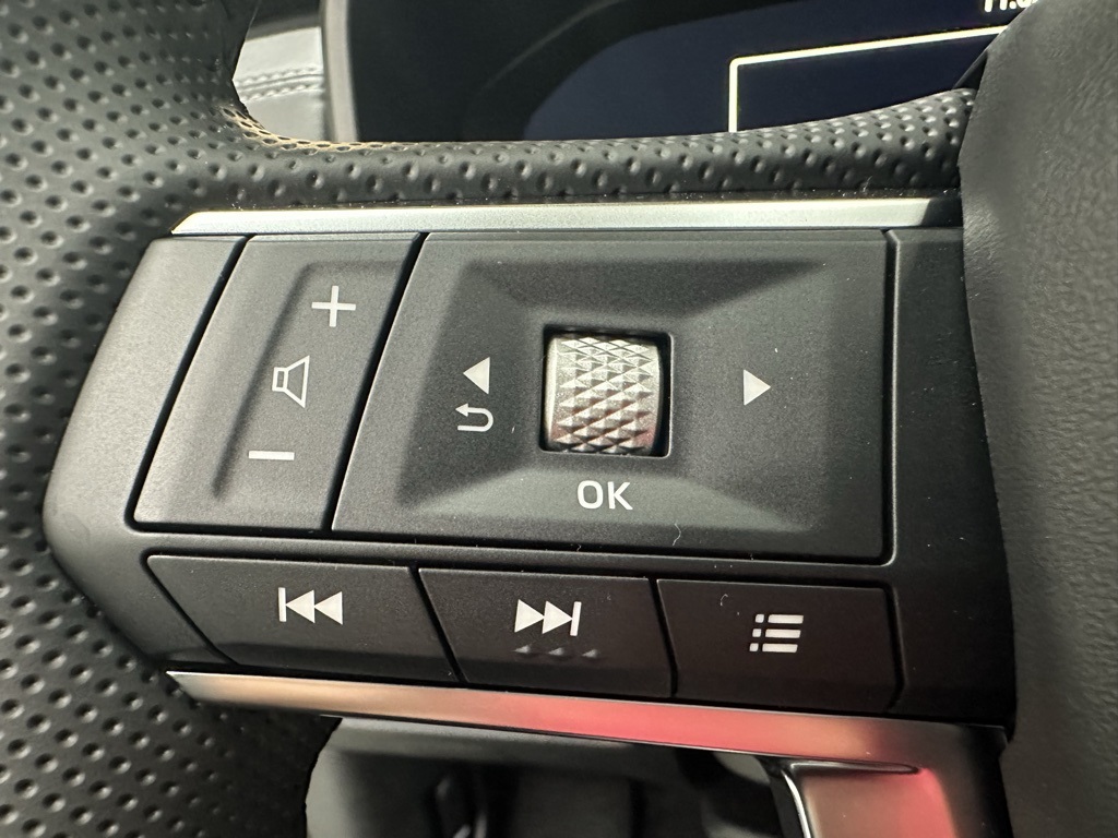2025 Mitsubishi Outlander SE photo 24