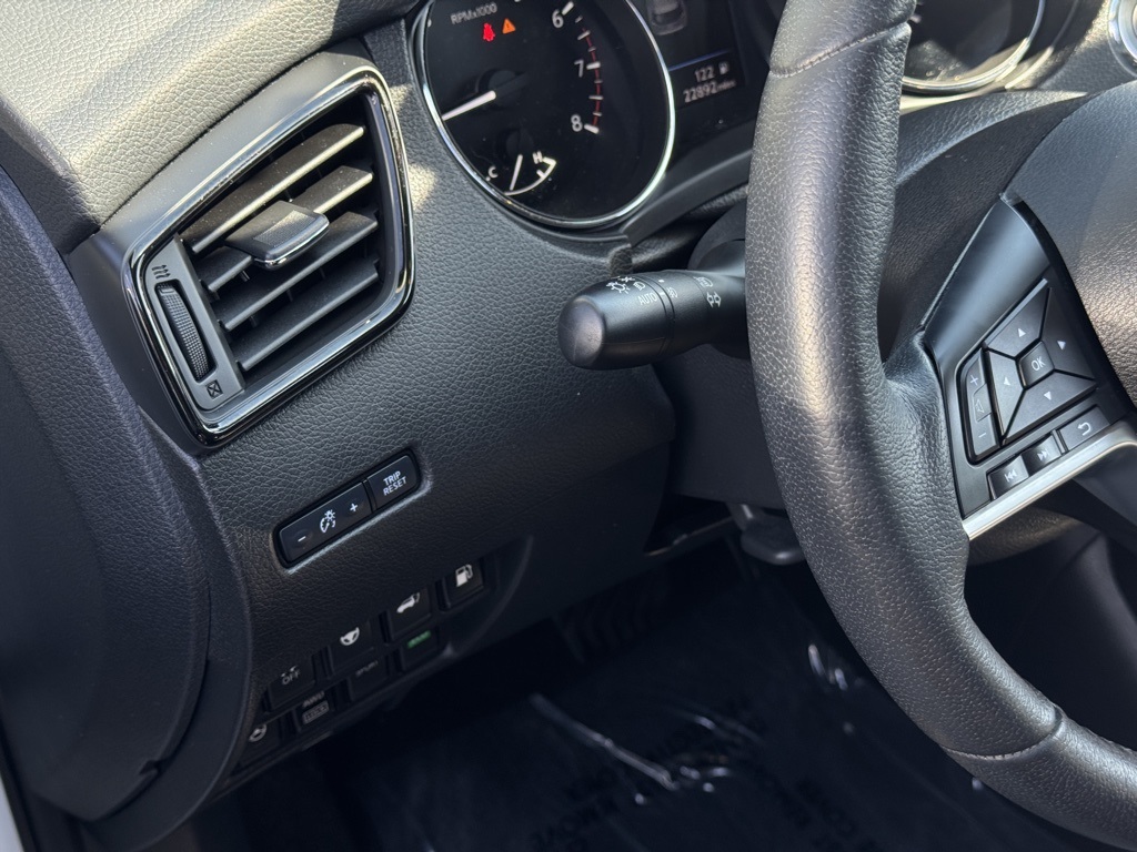 2019 Nissan Rogue SL photo 14