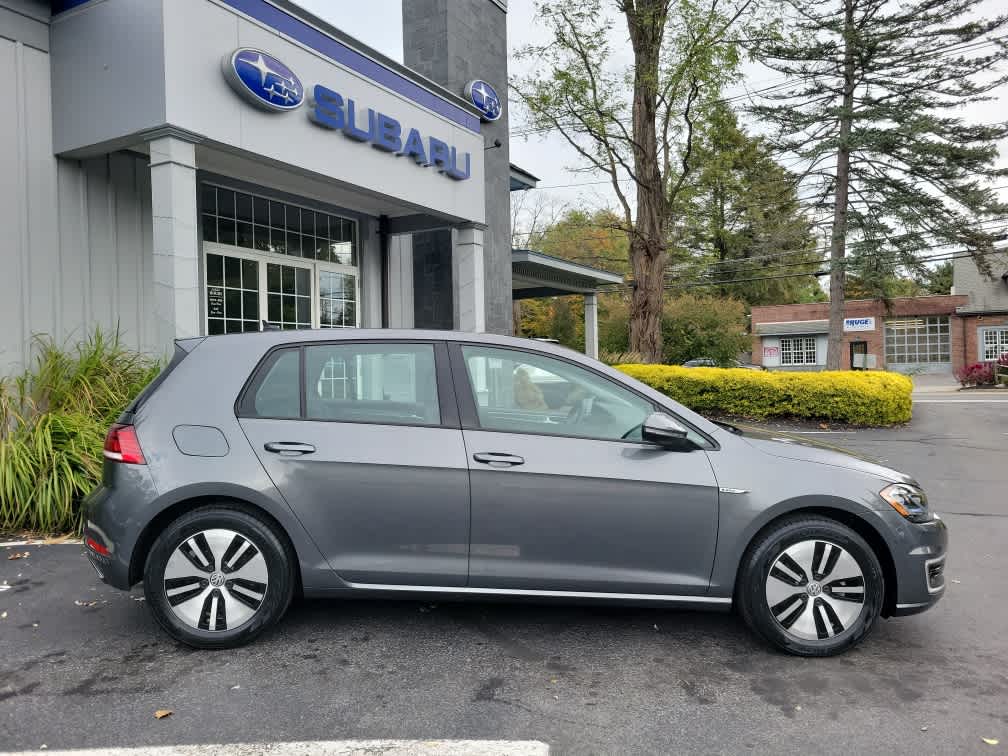 Used 2019 Volkswagen e-Golf e-Golf SEL Premium with VIN WVWPR7AUXKW910155 for sale in Millbrook, NY