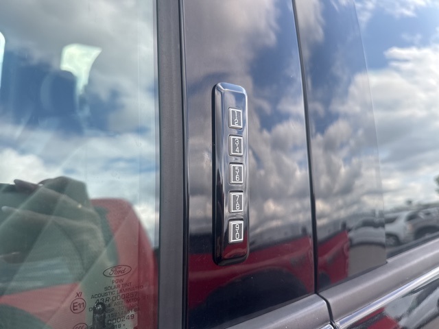 2019 Ford F-150 XLT photo 3