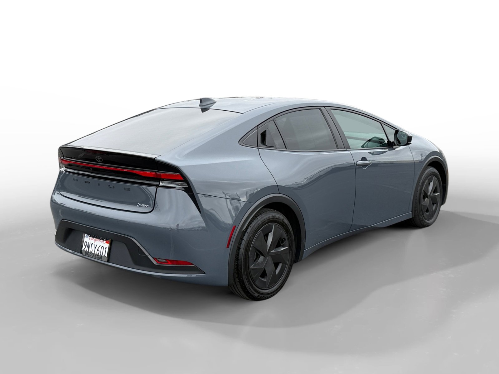 2023 Toyota Prius LE photo 5