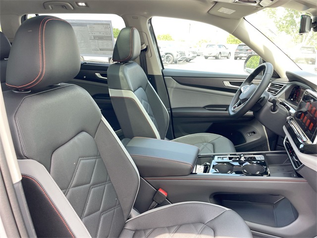 2025 Volkswagen Atlas Peak Edition SE Technology photo 41