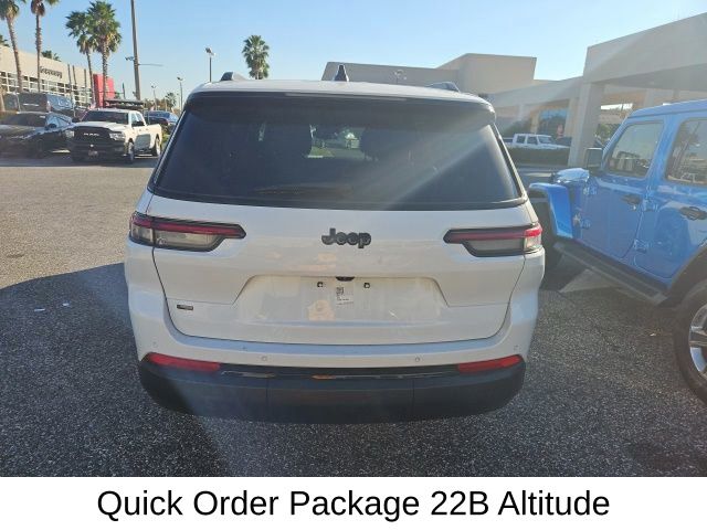 2021 Jeep Grand Cherokee Altitude photo 4