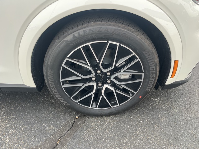 2025 Ford Mustang Mach-E Premium photo 4