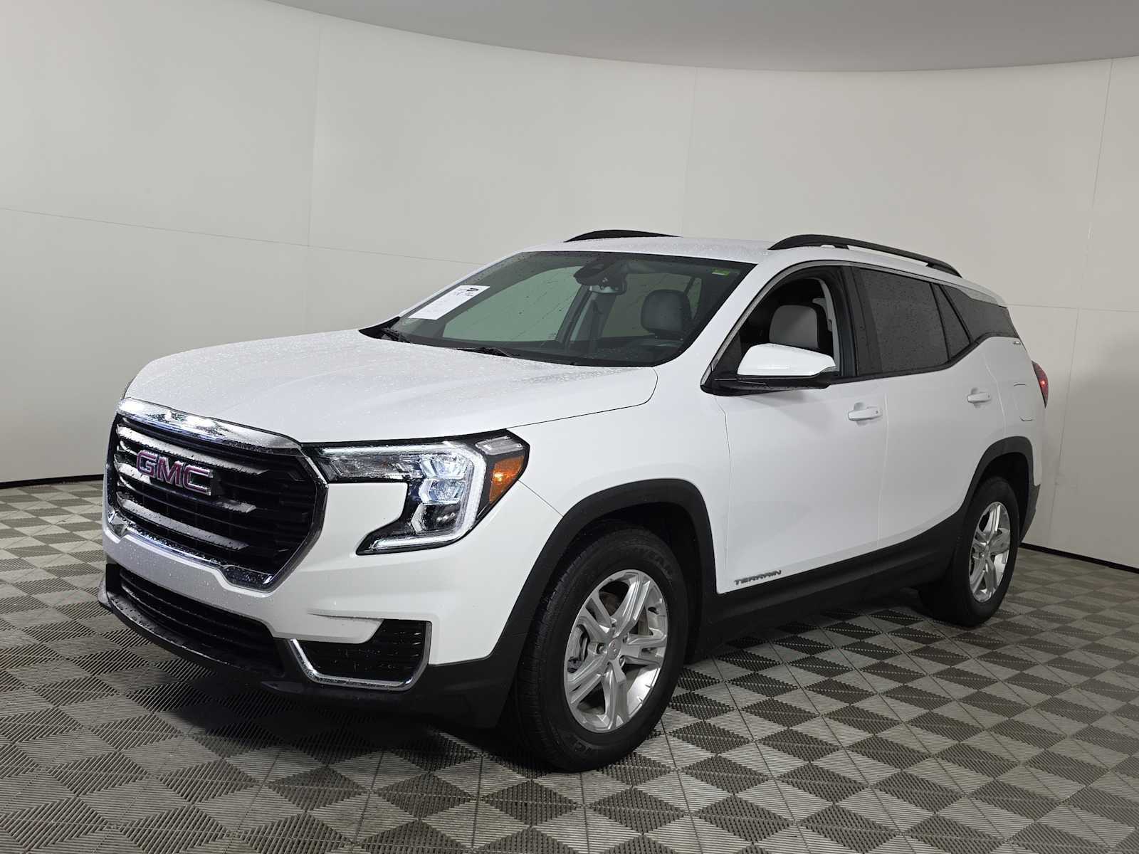 2023 Gmc Terrain SLE photo 2