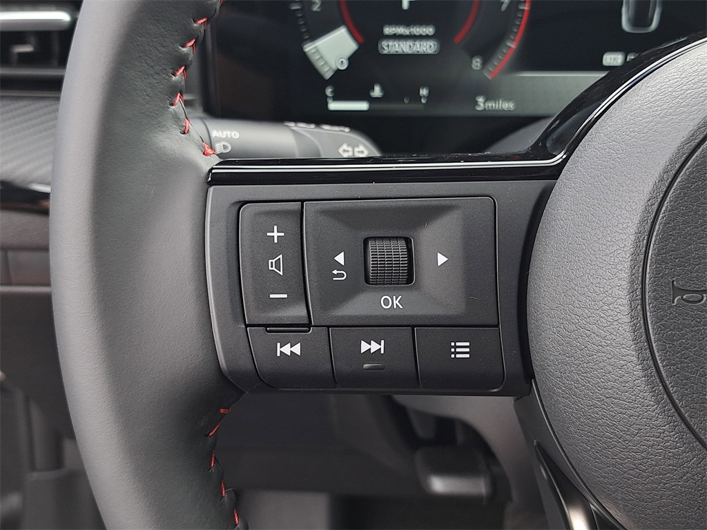 2026 Nissan Kicks SR photo 24