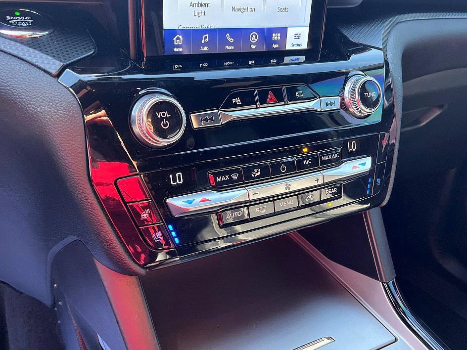2021 Ford Explorer ST photo 19