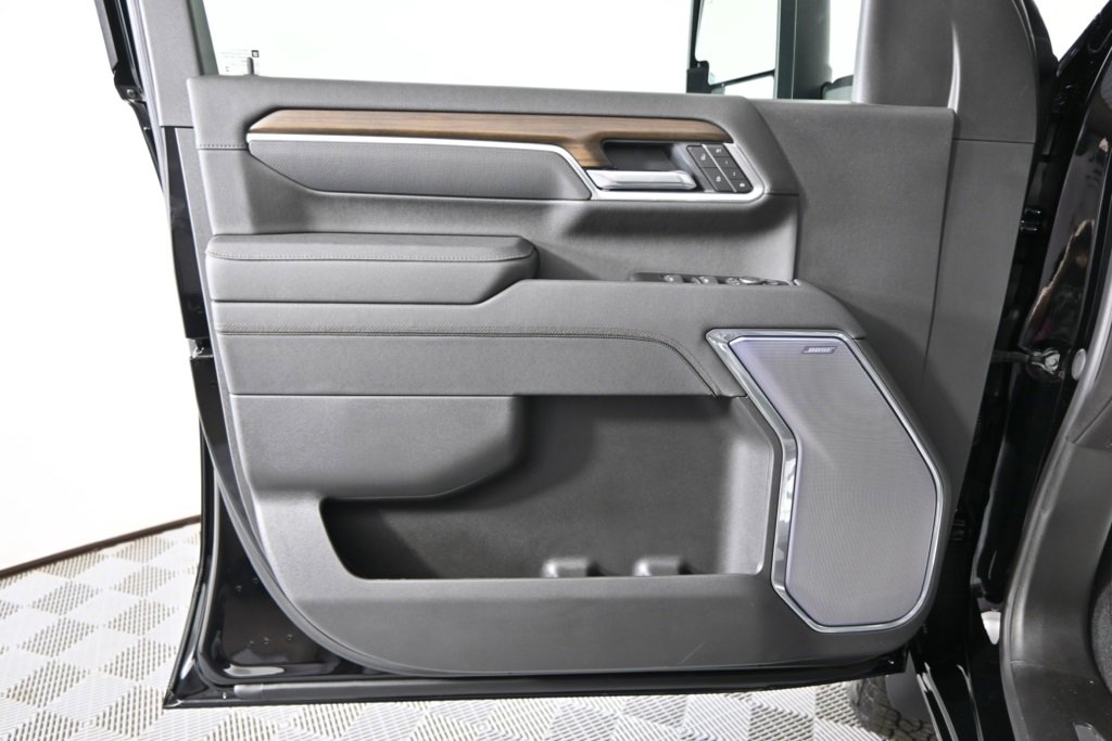 2026 Chevrolet Silverado 2500HD High Country photo 17