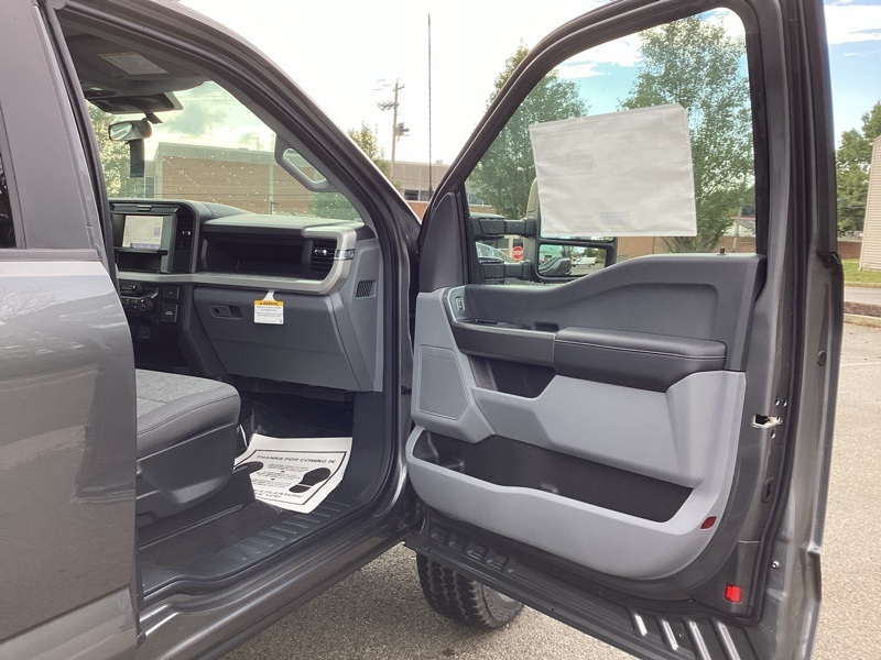 2026 Ford F-350 photo 12