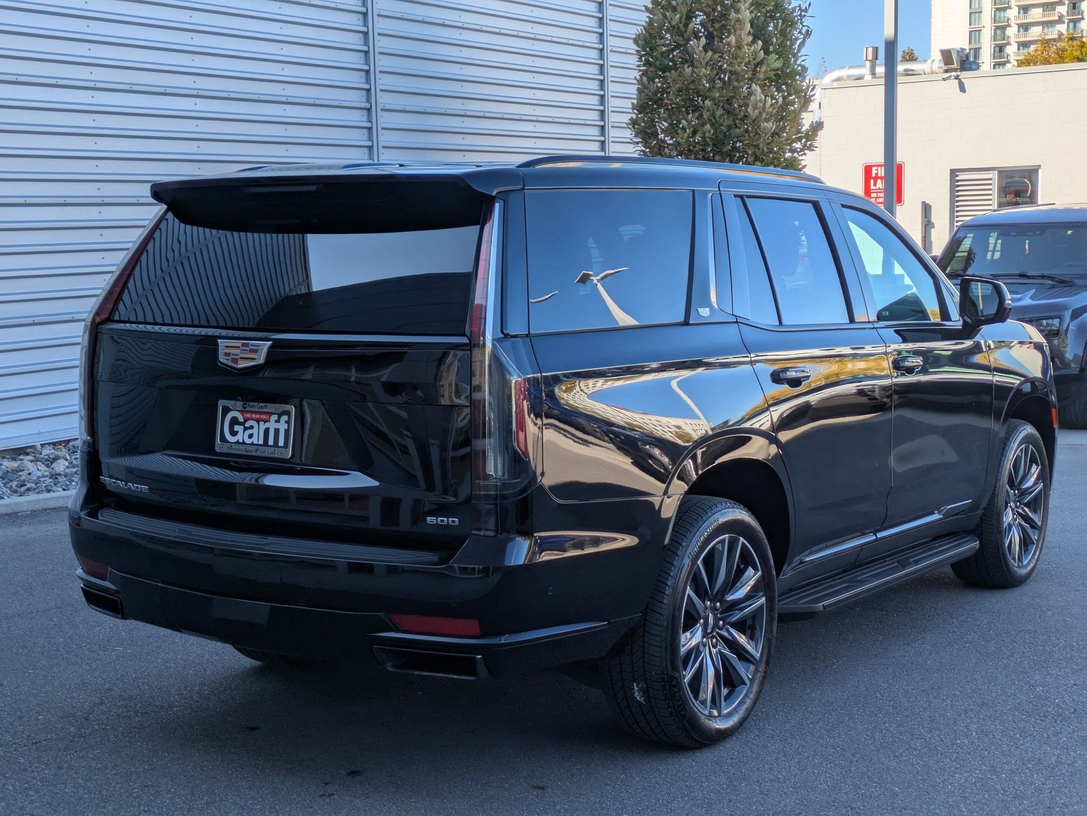 2024 Cadillac Escalade Sport photo 3