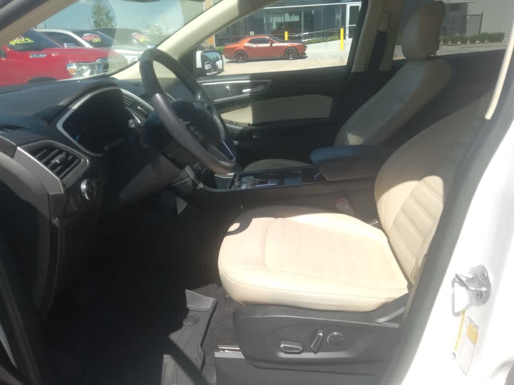 2019 Ford Edge SEL photo 8