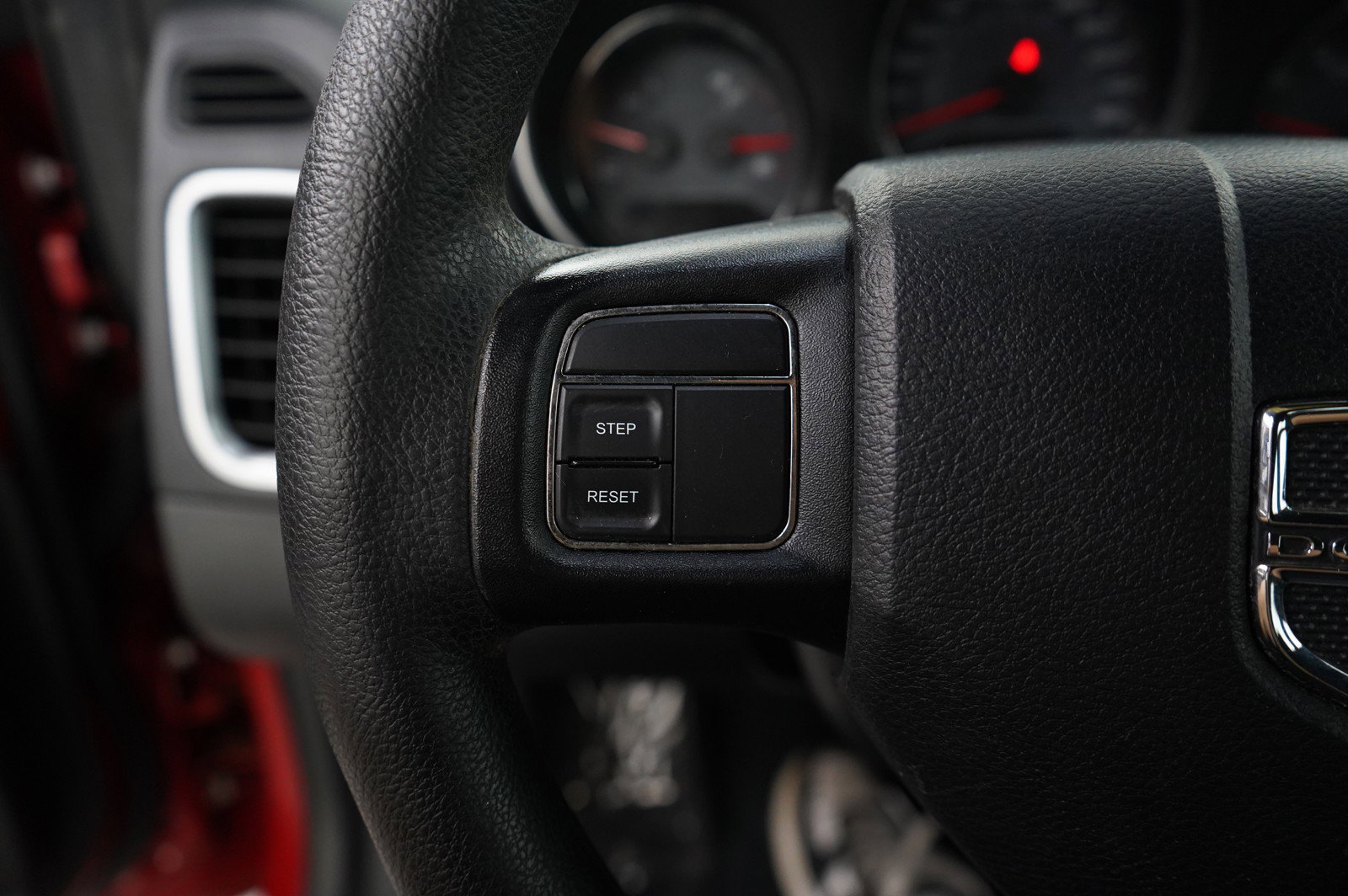 2014 Dodge Avenger SE photo 18