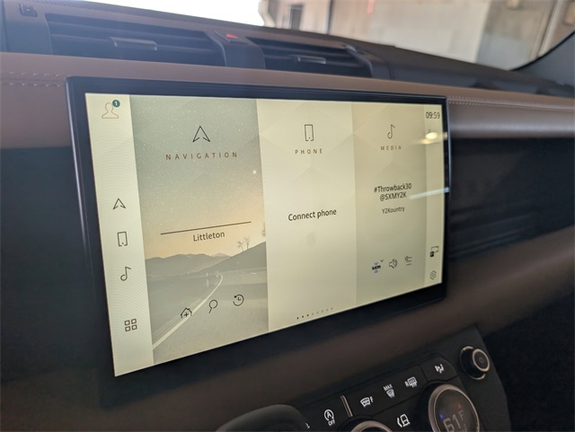 2025 Land Rover Defender 110 S photo 8