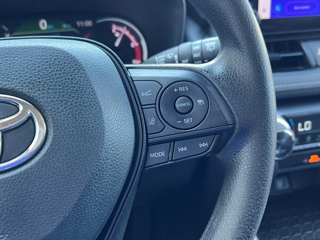 2023 Toyota RAV4 XLE photo 26
