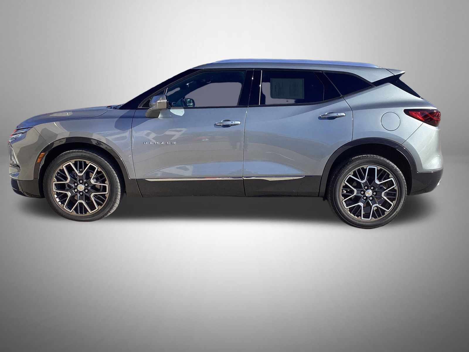 2023 Chevrolet Blazer Premier photo 2