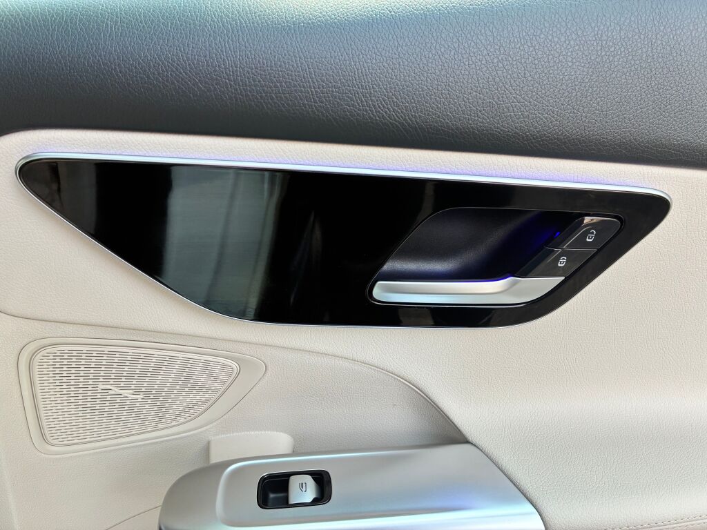 2023 Mercedes Benz C 300 4MATIC photo 18