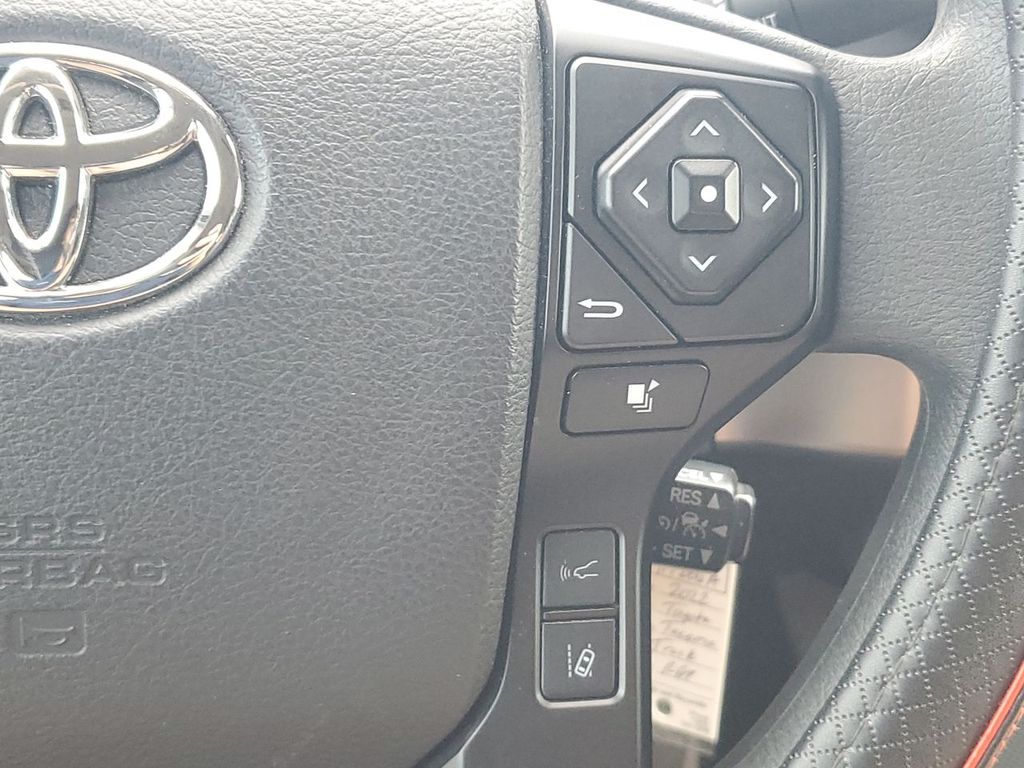 2022 Toyota Tacoma SR5 photo 30