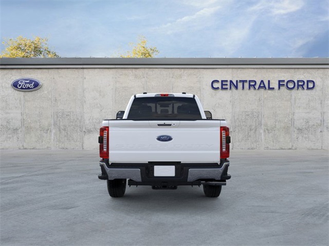2025 Ford F-350 Lariat photo 3
