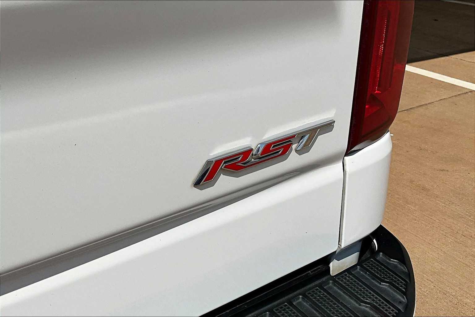 2022 Chevrolet Silverado 1500 RST photo 8