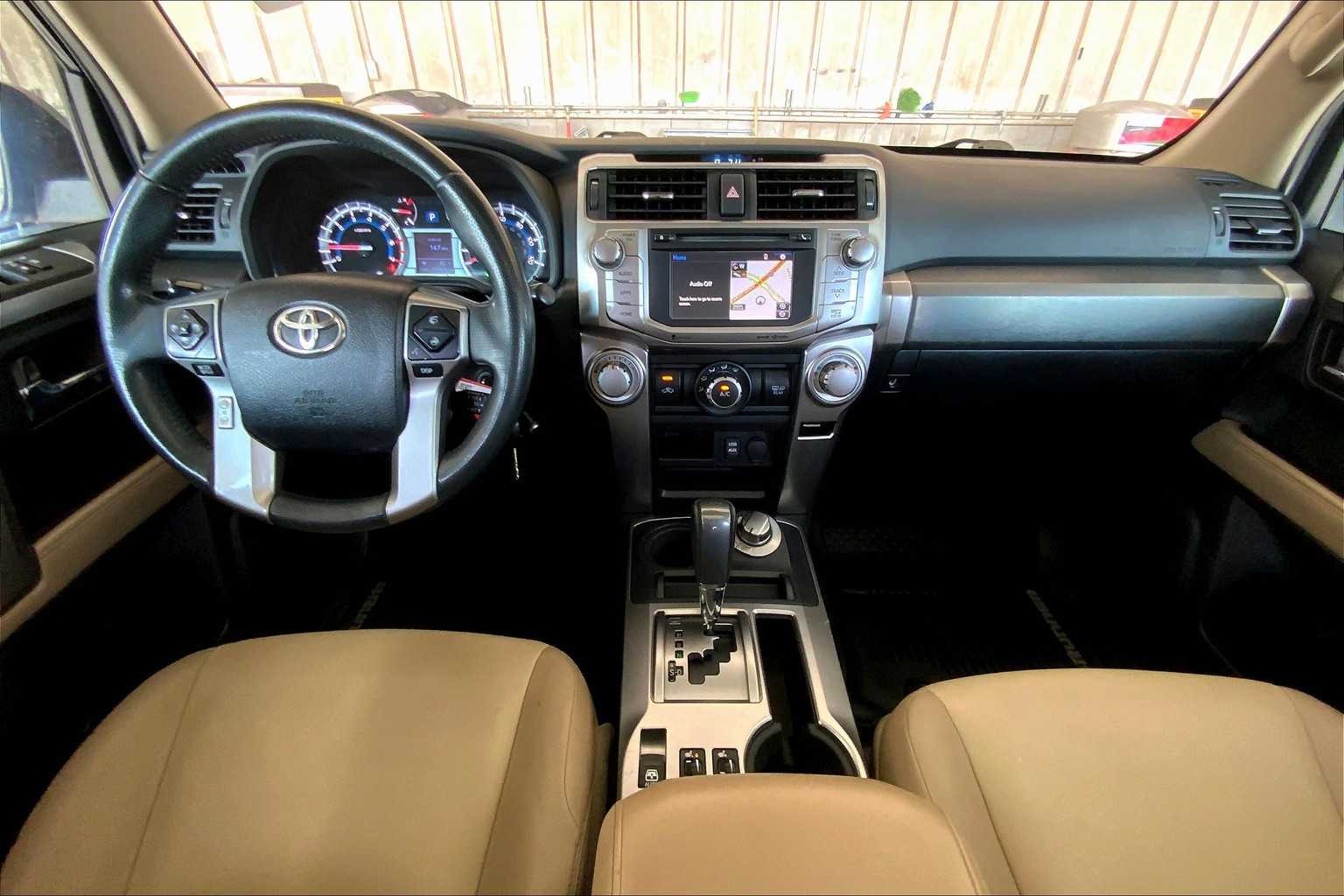 2018 Toyota 4Runner SR5 Premium photo 12