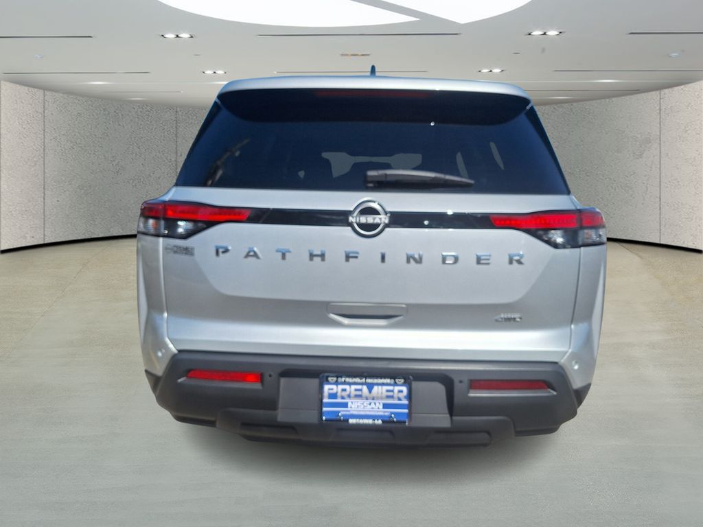 2024 Nissan Pathfinder S photo 4