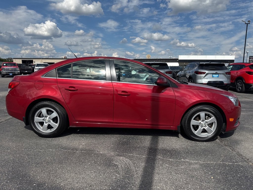 2014 Chevrolet Cruze photo 2