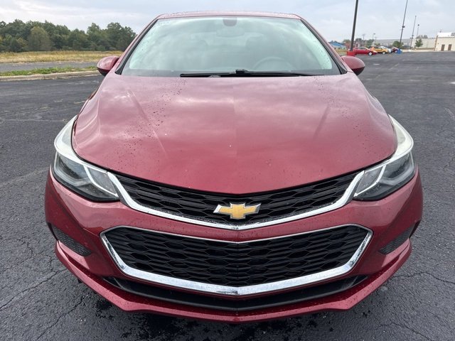 2017 Chevrolet Cruze LT photo 2