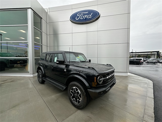 2025 Ford Bronco 4-Door Outer Banks's photo