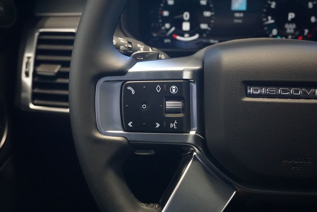 2025 Land Rover Discovery SE photo 12