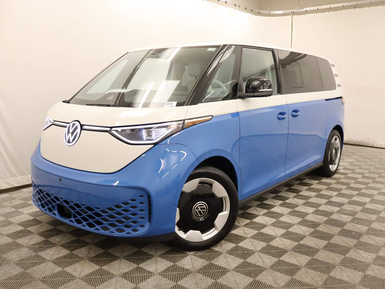 2025 Volkswagen ID. Buzz PRO S PLus's photo