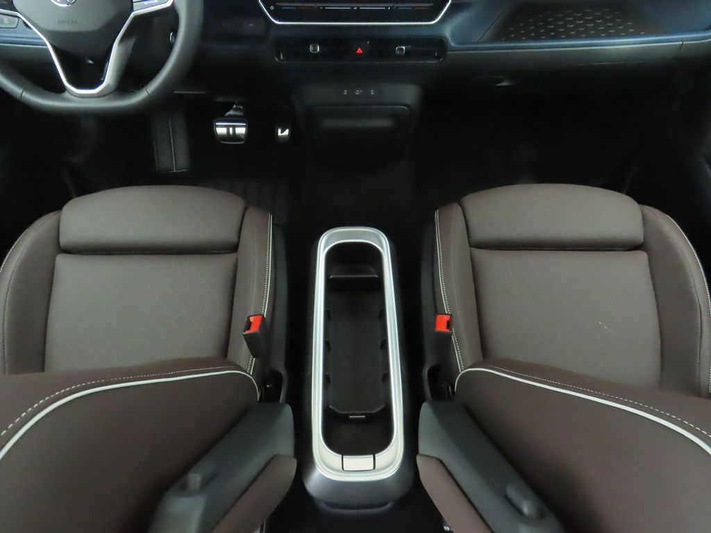 2025 Volkswagen ID. Buzz Pro Plus photo 17