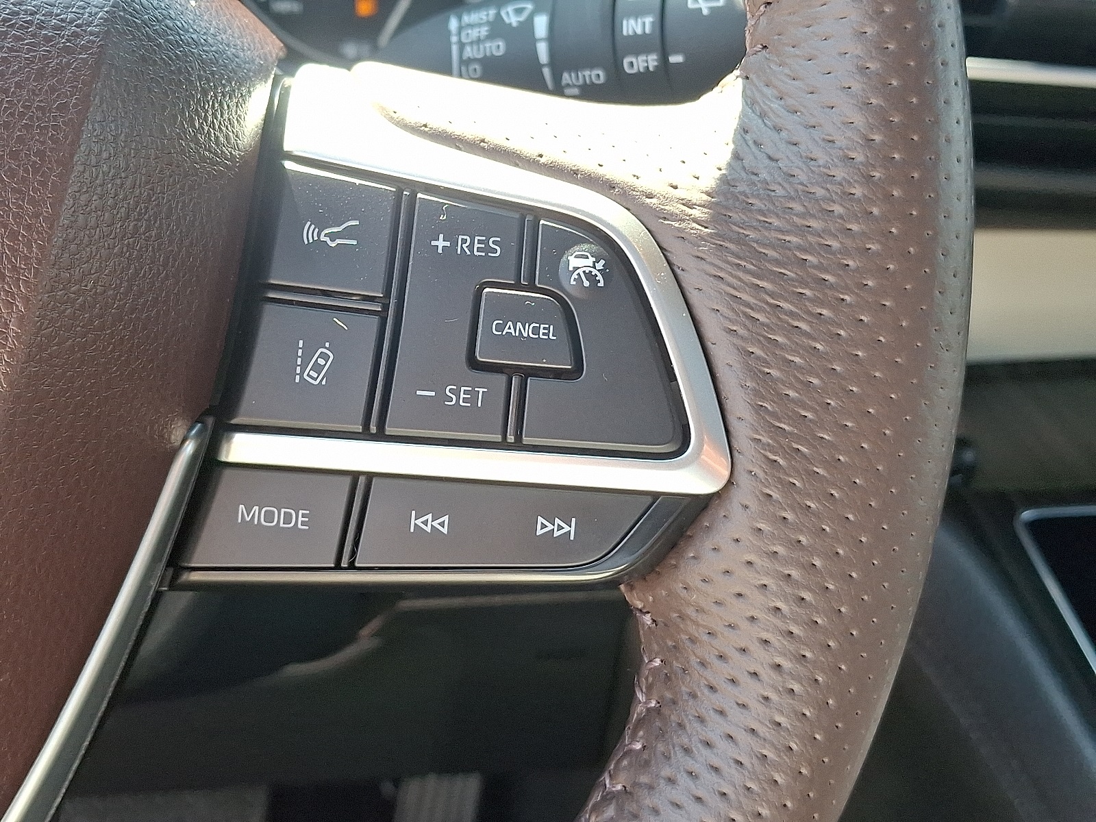 2024 Toyota Sienna Platinum photo 24
