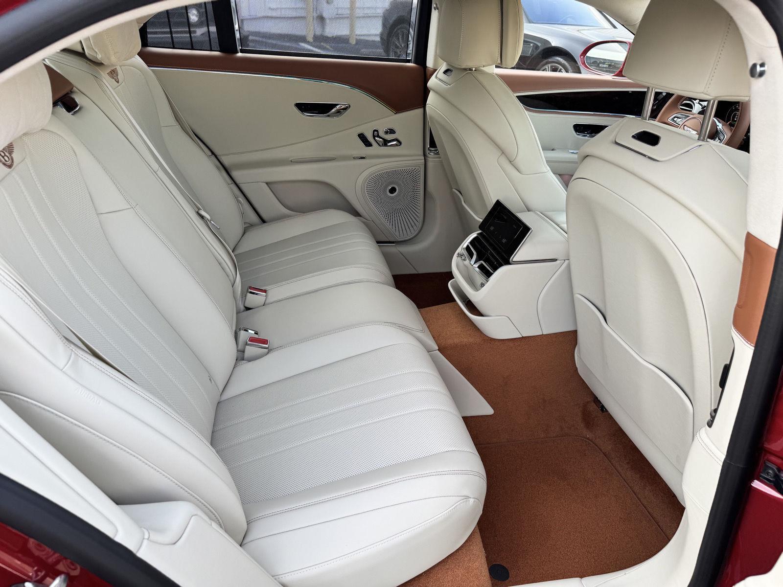2026 Bentley Flying Spur photo 31