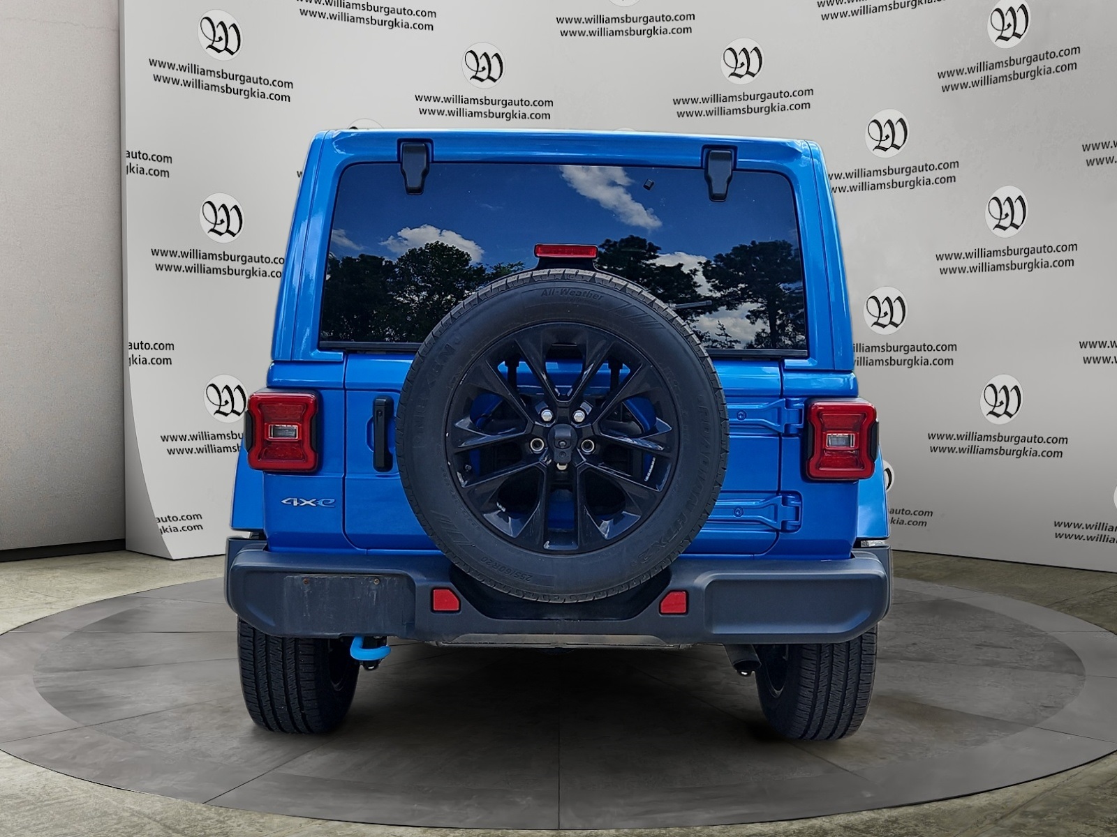 2024 Jeep Wrangler Sahara 4xe photo 3