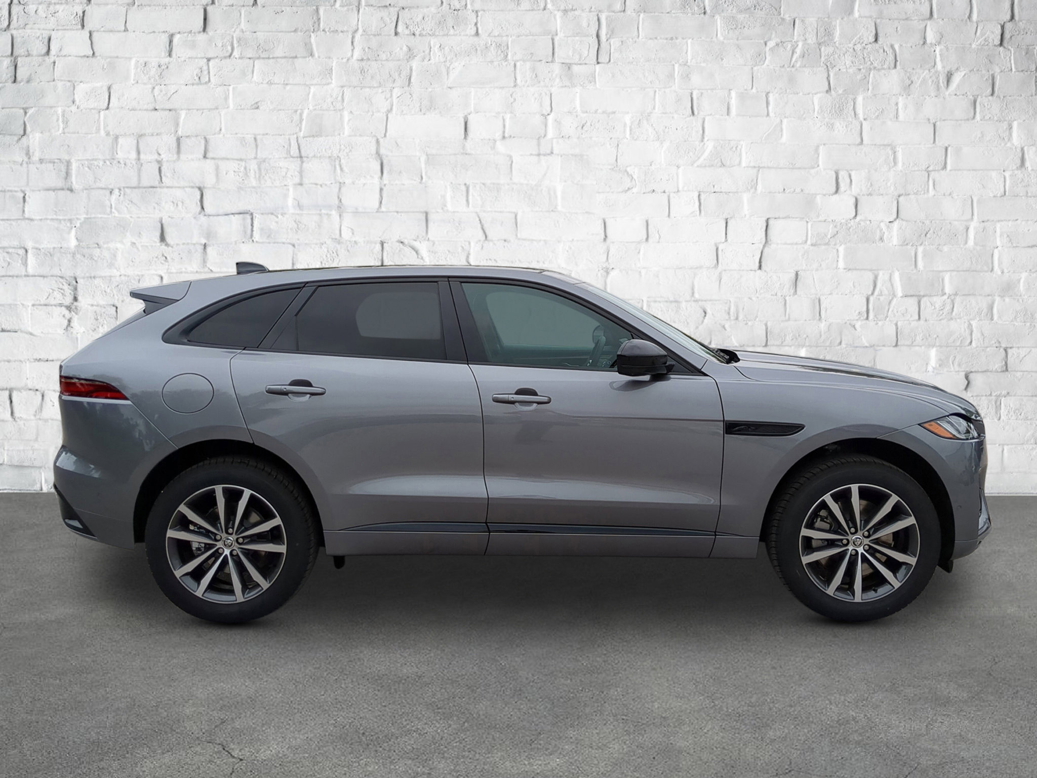 2026 Jaguar F-PACE P250 R-Dynamic S photo 4