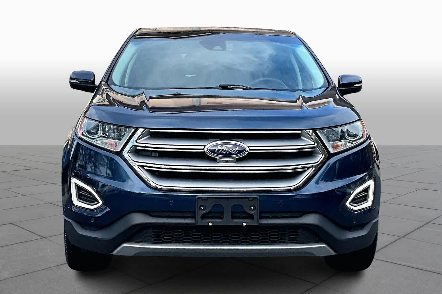 2017 Ford Edge Titanium photo 3